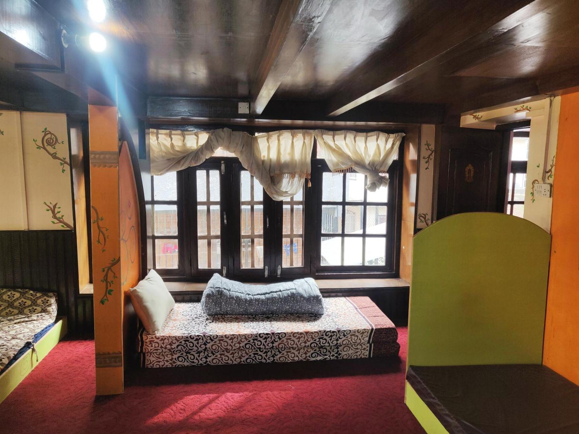 Yog Hostel Kathmandu Room photo